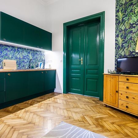 Tyzenhauz Apartments Lobzowska Street Красков Екстериор снимка