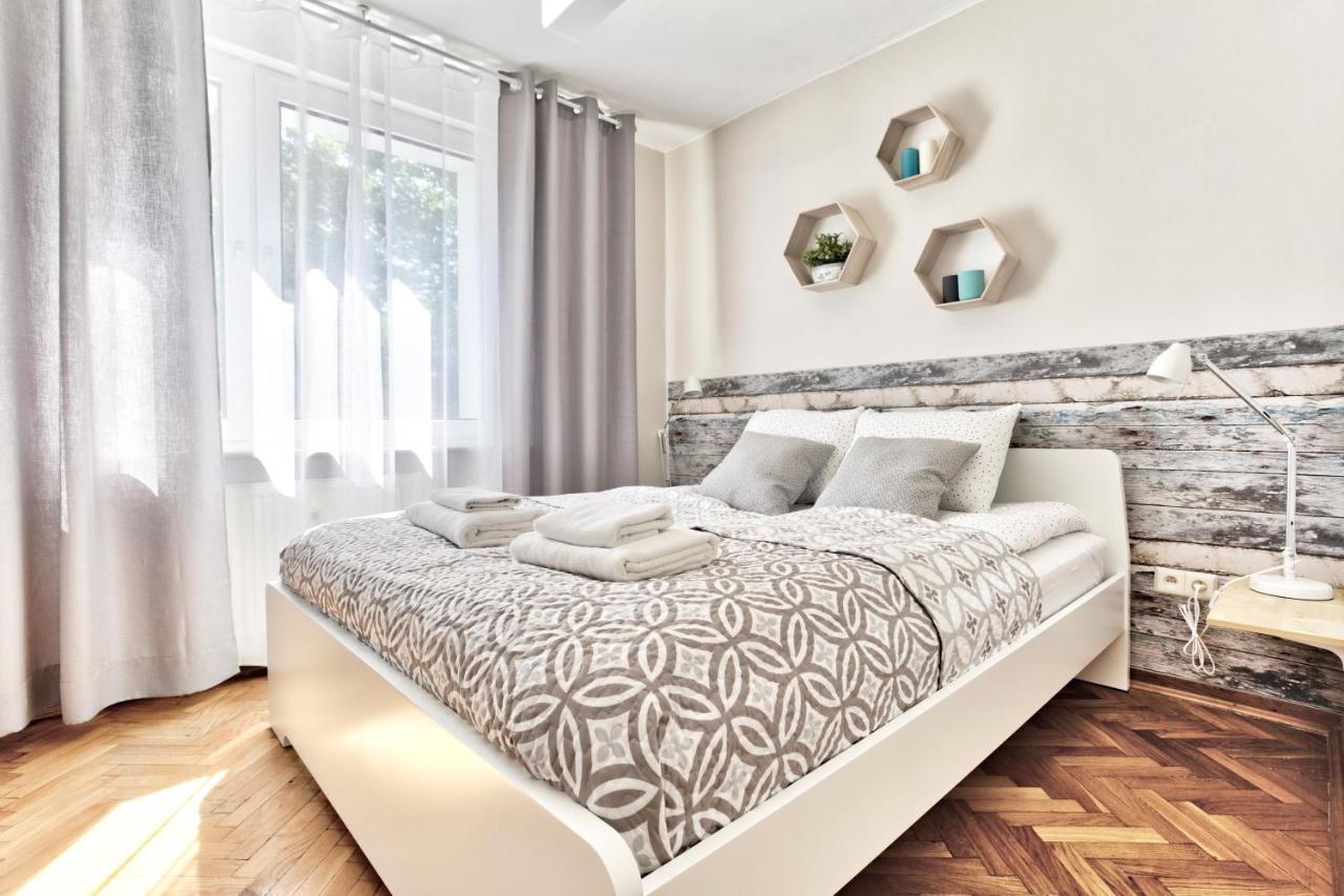 Tyzenhauz Apartments Lobzowska Street Красков Екстериор снимка