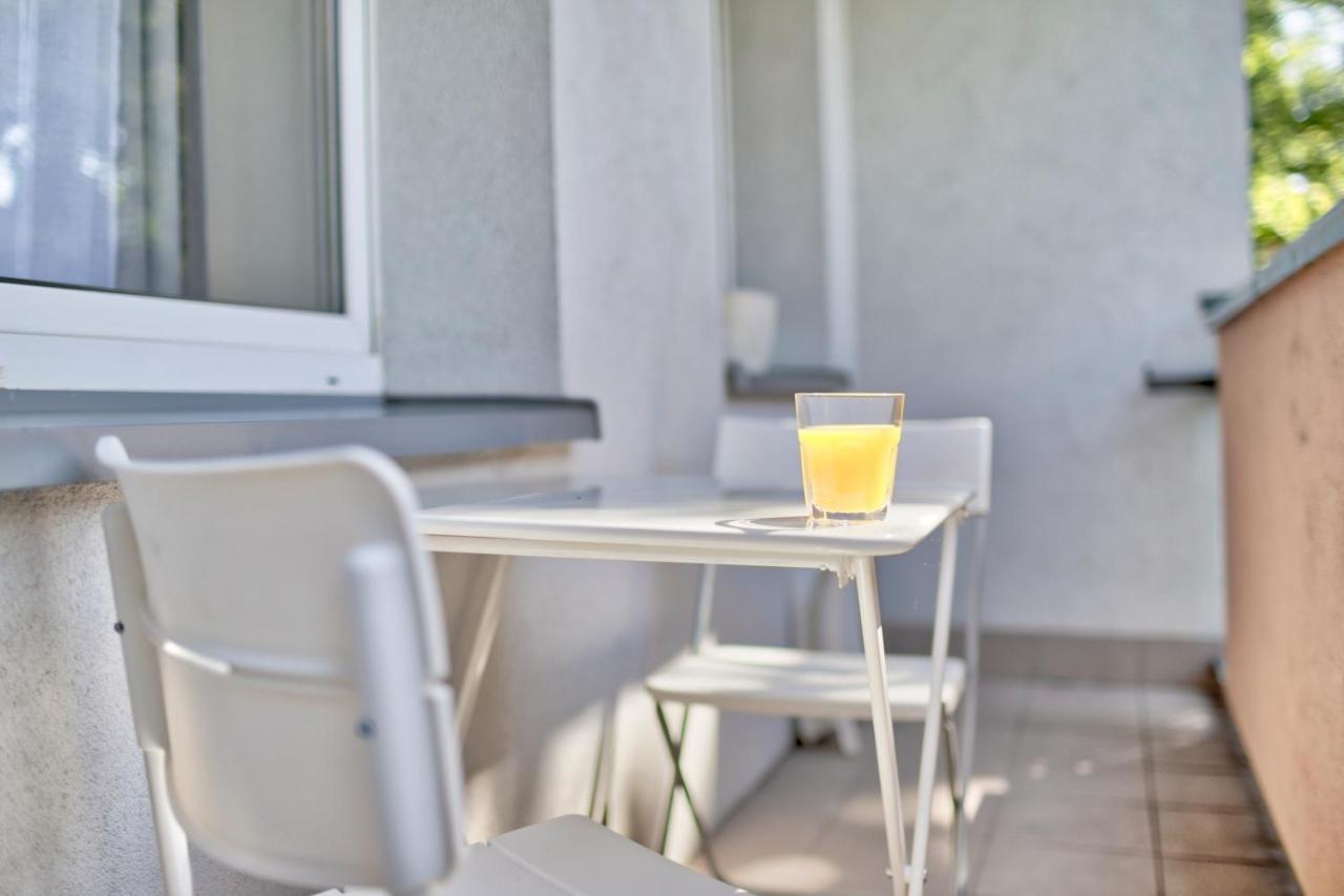 Tyzenhauz Apartments Lobzowska Street Красков Екстериор снимка