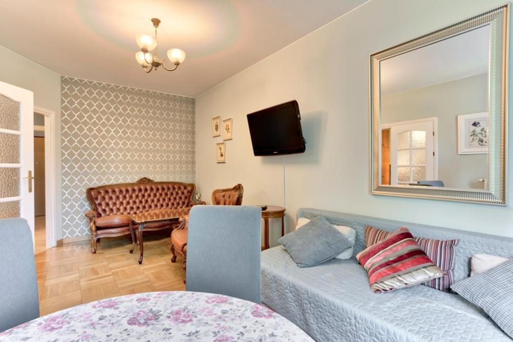 Tyzenhauz Apartments Lobzowska Street Красков Екстериор снимка