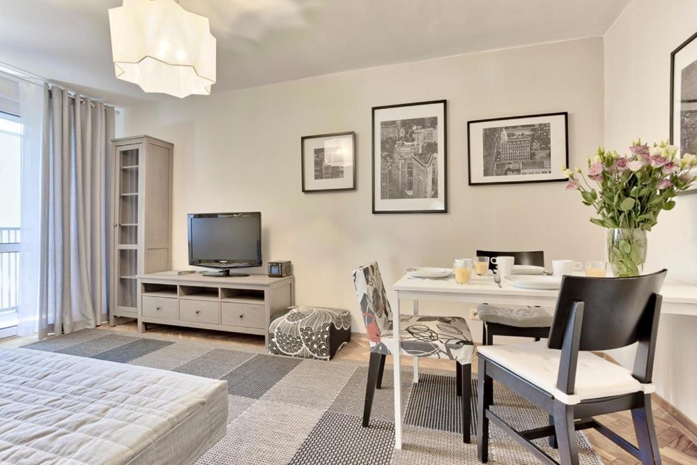Tyzenhauz Apartments Lobzowska Street Красков Екстериор снимка