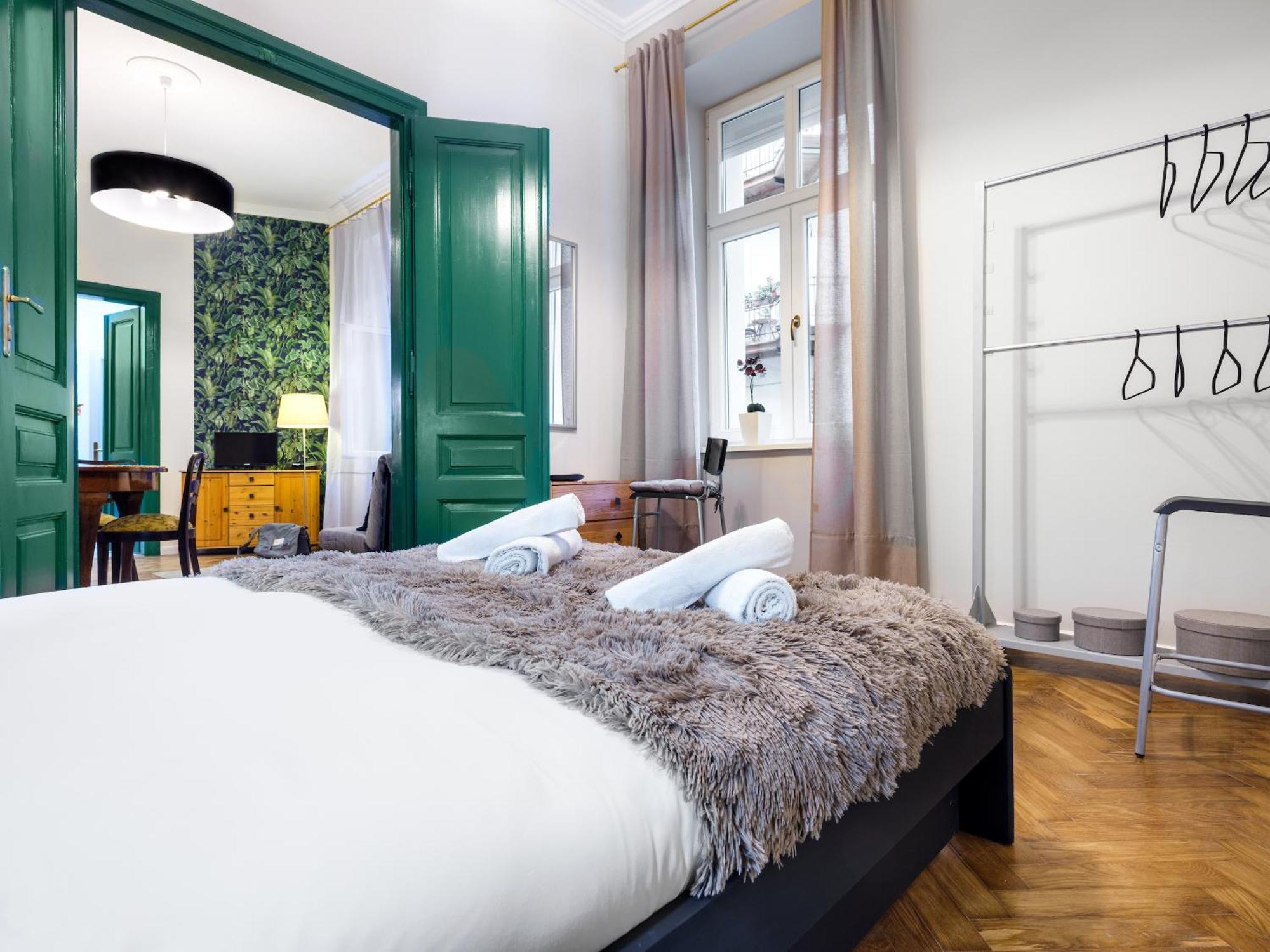 Tyzenhauz Apartments Lobzowska Street Красков Екстериор снимка